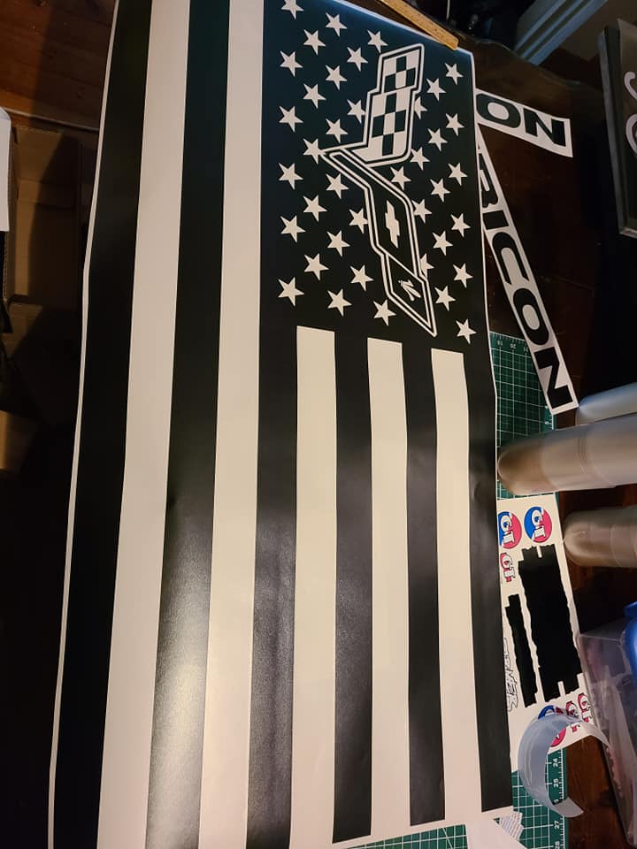 CORVETTE C6 TARGA TOP AMERICAN FLAG VINYL DECAL WITH LOGO