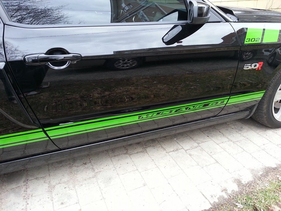 MUSTANG ROCKER PANEL STRIPE KIT 2005-UP CHOOSE COLOR & TEXT