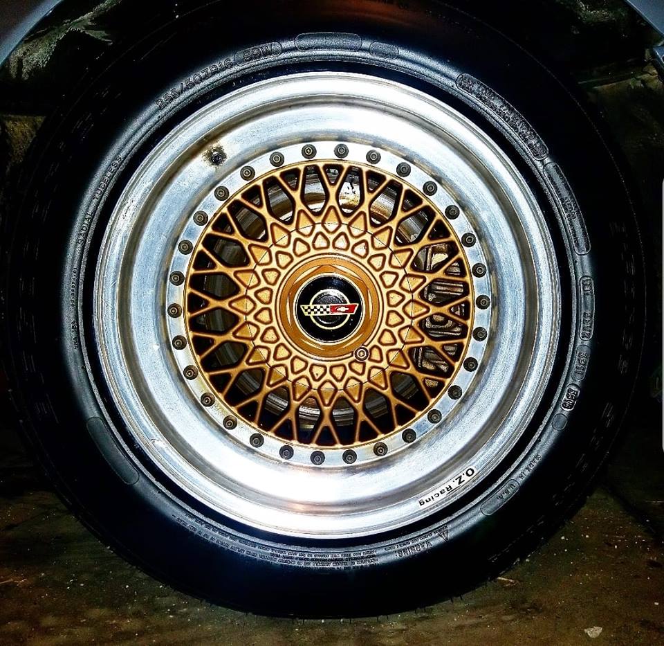 CORVETTE C4 LOGO WHEEL CENTER CAP DECAL SET OF 4 1984-1990