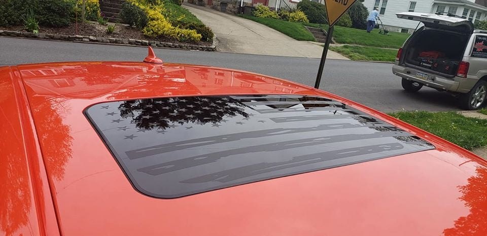 DODGE CHALLENGER 2009-2023 DISTRESSED FLAG SUNROOF VINYL DECAL